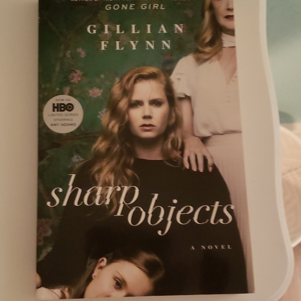 Sharp Objects - Gillian Flynn